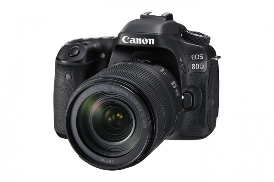 دوربین کانن در دوربین استور EOS 90D با لنز 18 135 میلی متر EF S F3.5 5.6 IS USM