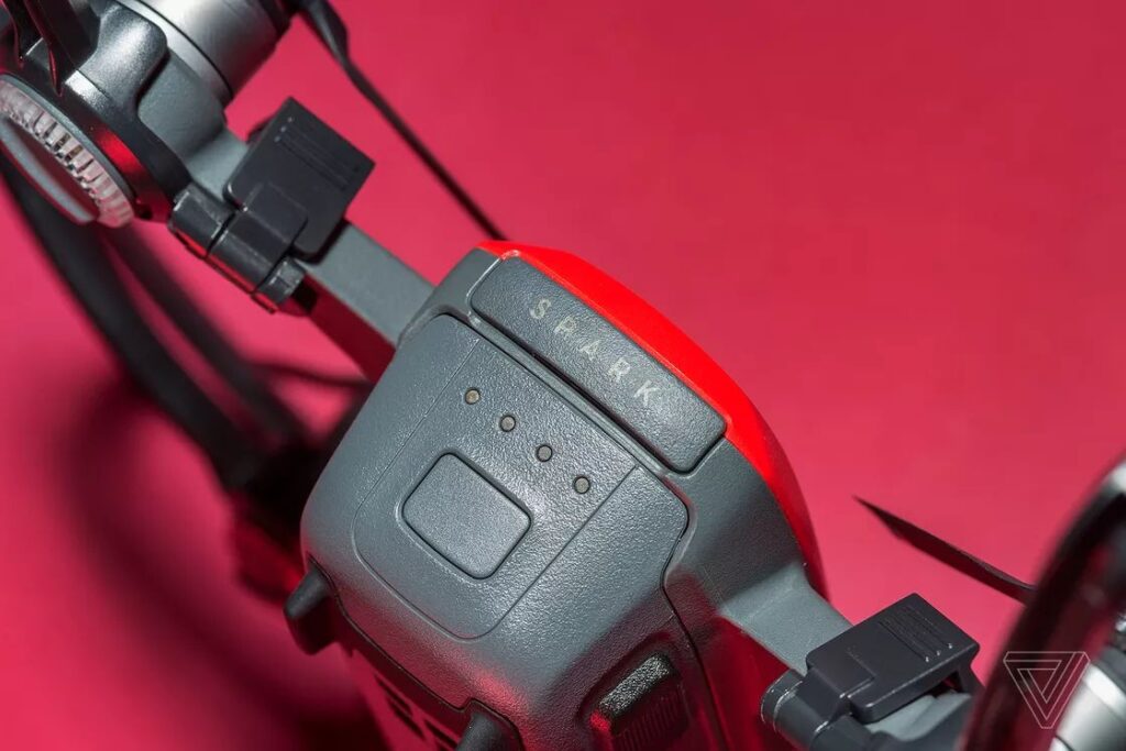خرید قیمت و بررسی هلی شات اسپارک کمبو DJI Spark Combo در دوربین استور