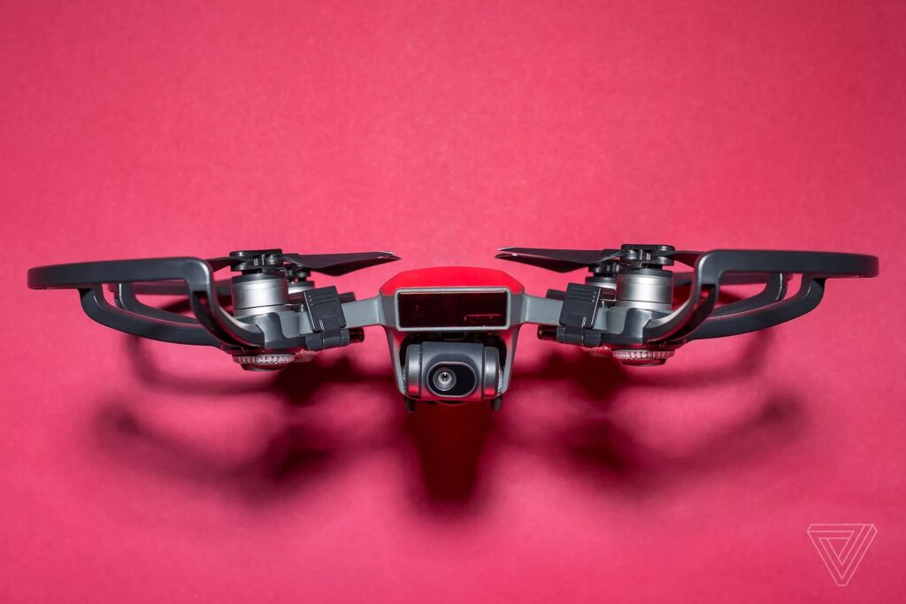 دوربین مقرون به صرفه هلی شات اسپارک کمبو DJI Spark Combo