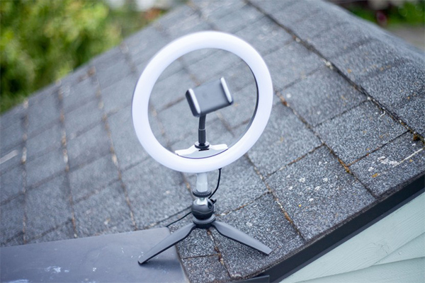 مزایای استفاده از رینگ لایت در تولید محتوا