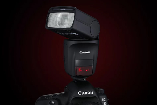 راهنمای انتخاب فلاش برای عکاسی حرفهای